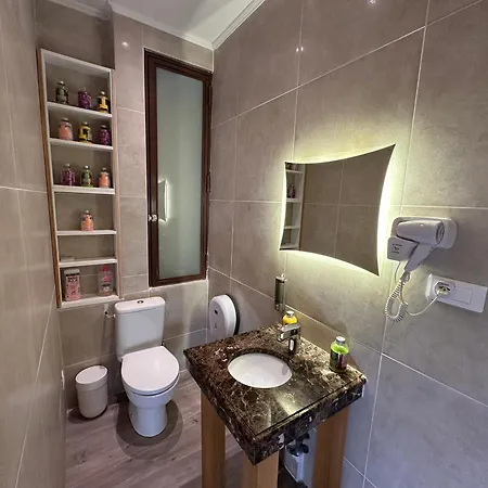 Promenade Des With Ac Near Negresco Nice